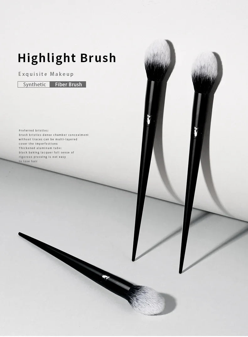 Makeup Brush 04 Highlight Brush Soft Fiber Hair Elegant Black Handle Brand Makeup Brushes for Woman