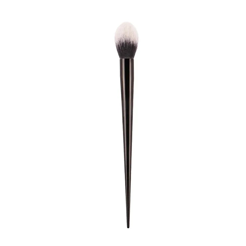 Makeup Brush 04 Highlight Brush Soft Fiber Hair Elegant Black Handle Brand Makeup Brushes for Woman