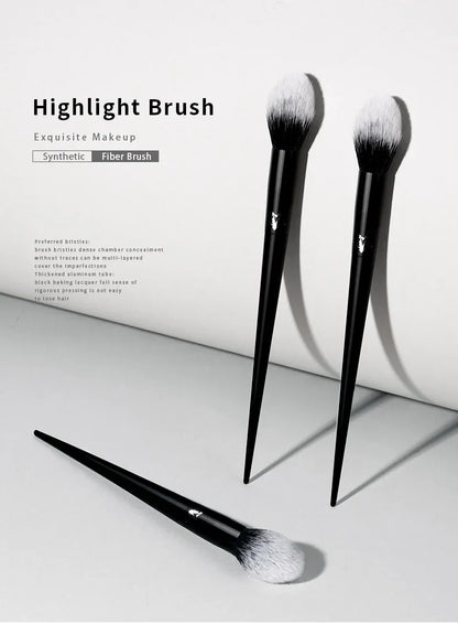 Makeup Brush 04 Highlight Brush Soft Fiber Hair Elegant Black Handle Brand Makeup Brushes for Woman