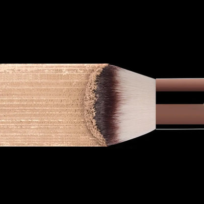 Seamless Finish Foundation Brush, Soft Fiber Hair, Fashionable Design, Single Makeup Brush for Flawless Application & Smooth Cov