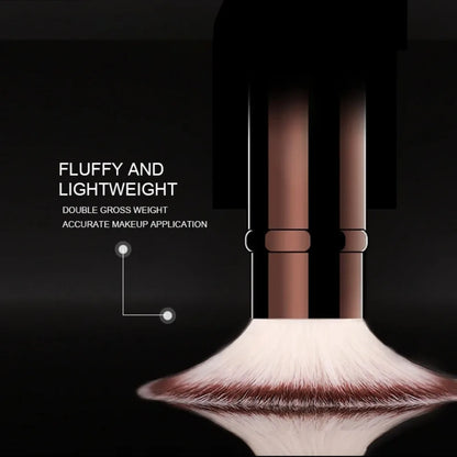 Seamless Finish Foundation Brush, Soft Fiber Hair, Fashionable Design, Single Makeup Brush for Flawless Application & Smooth Cov